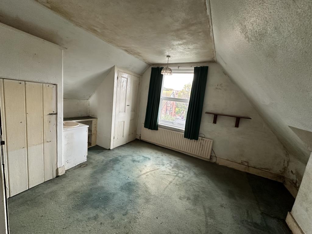 Lot: 46 - TWO-BEDROOM MAISONETTE FOR REFURBISHMENT - First Bedroom